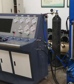 截止閥耐壓爆破試驗機