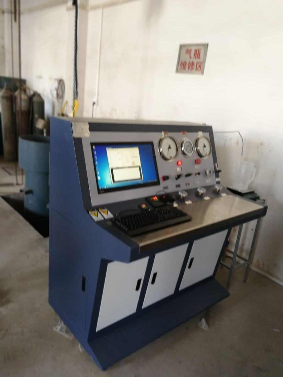 超高壓水壓試驗機